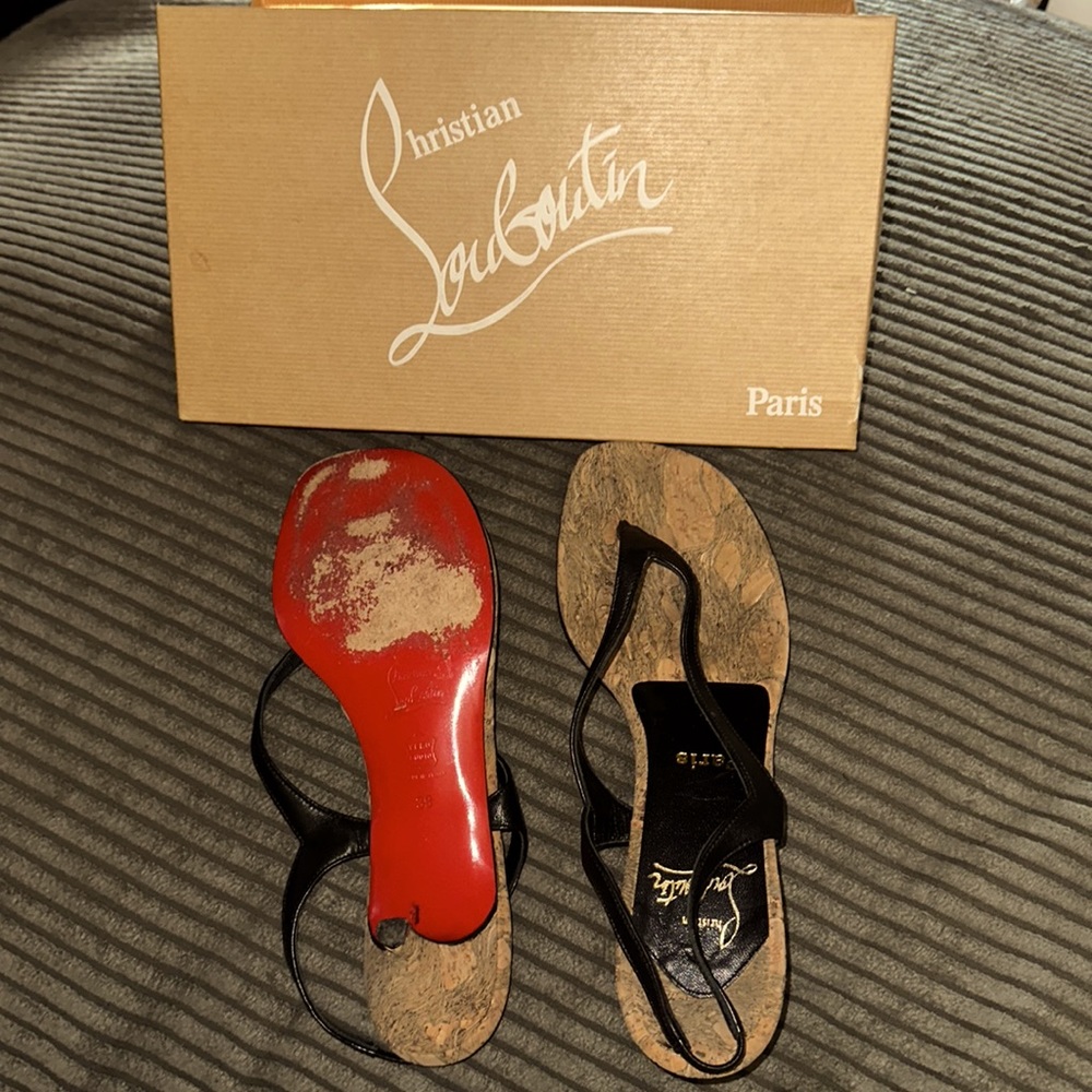 100% Authentic pre owned Christian Louboutin kitten heel thong sandal size 9/39